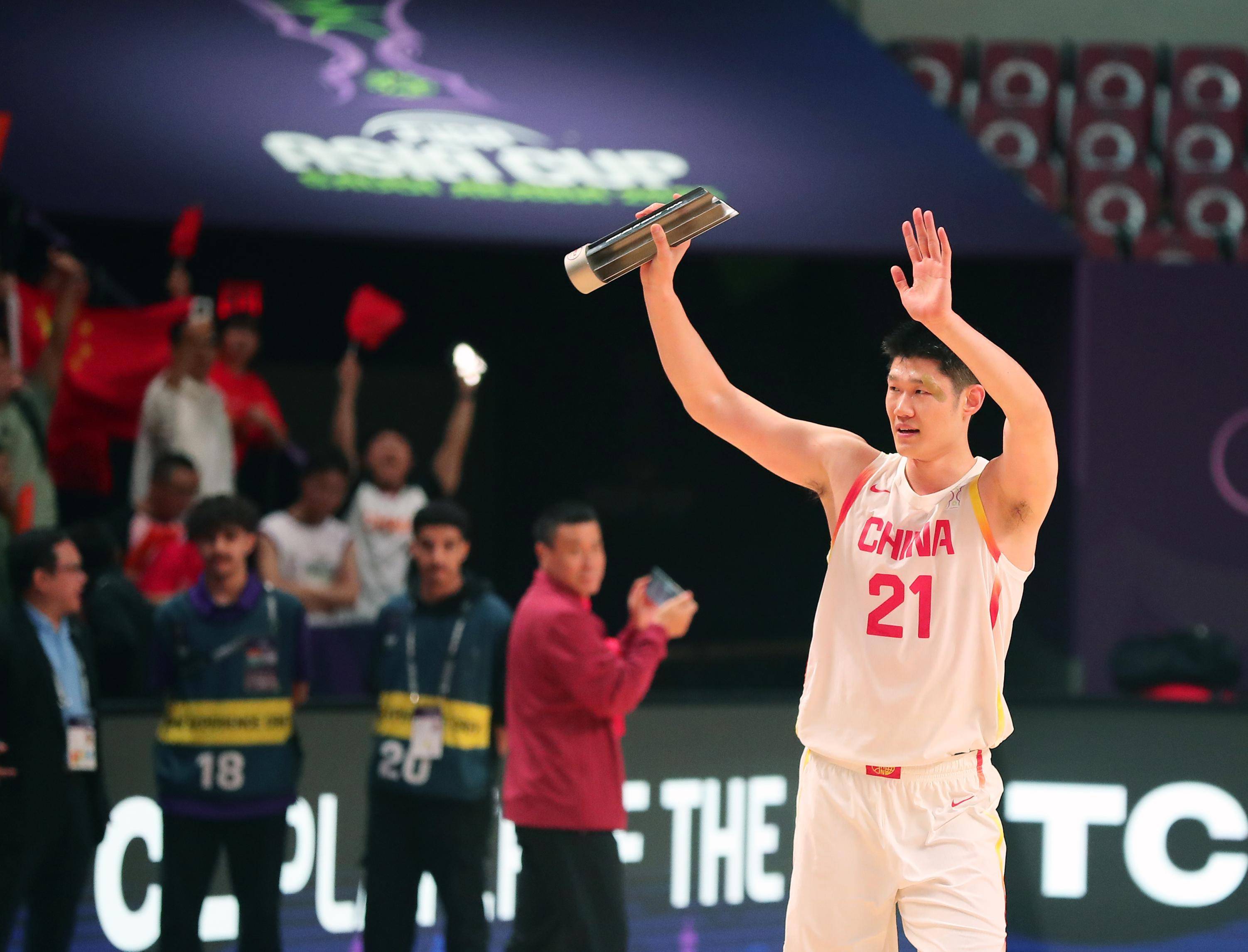 关于关键时刻里尔造点机会——CBA季后赛节点到来，引发热议，赛程密集仍需轮换的信息-九博娱乐