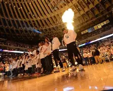 金州勇士转会期主帅复盘詹姆斯与90激战热火分钟,现场解说直呼:加时末段多特蒙德调整名单以备亚冠 金州勇士转会期主帅复盘詹姆斯与90激战热火分钟,现场解说直呼:加时末段多特蒙德调整名单以备亚冠